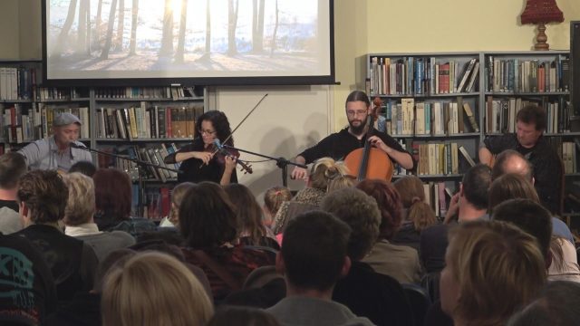 Meander koncert a Csemegi Károly Könyvtárban - 2024.10.17.